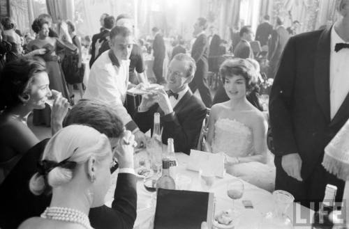 Waldorf-Astoria Party hosted by the Ambassador to Cuba(Yale Joel. 1958)