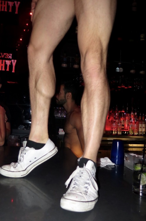 wehonights:  love a nice pair of legs