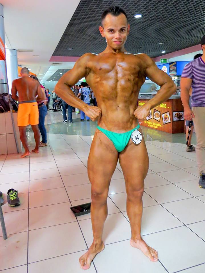 loscherosexhibicionistas:  Miguel Martinez disque “Heterosexual”…. no se uds.
