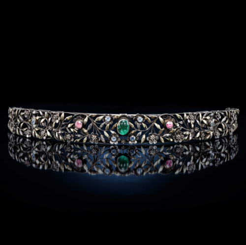 themakeupbrush:1920′s bandeau tiara, made of emeralds, sapphires, and pink sapphires, par