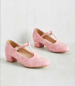 coquettefashion:  Pink Heels