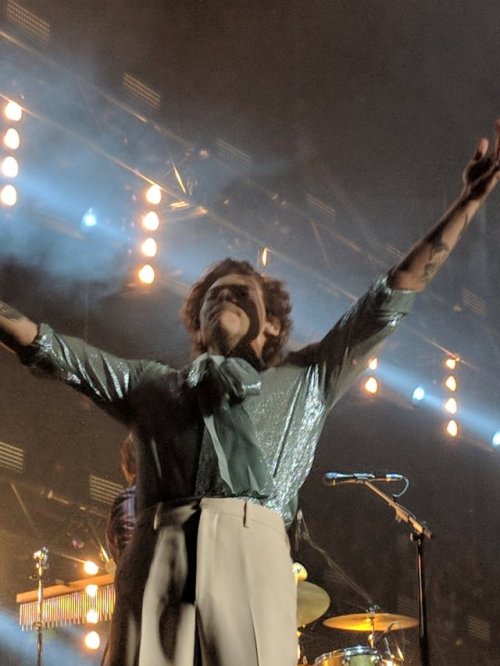 harrystylesarchive:Detroit, MI (26/06)