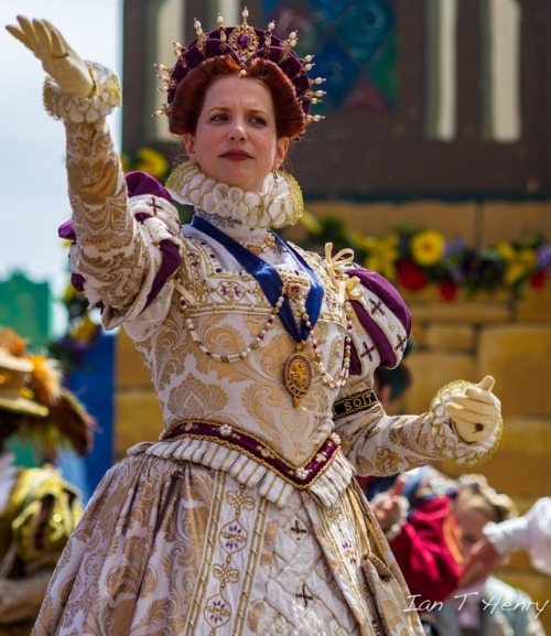 Queen Elizabeth I’s White and Gold Gown (Southern Ren Faire, 2018)