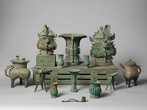 fyeah-history: Altar set, late 11th century B.C.This elaborate set of ritual bronzes, consistin