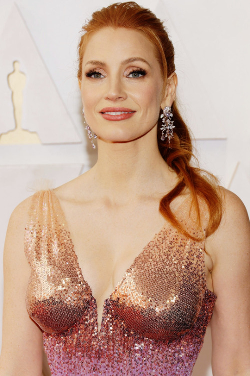 dinah-lance: Jessica Chastain attends the 94th Annual Academy Awards at Hollywood and Highland on Ma