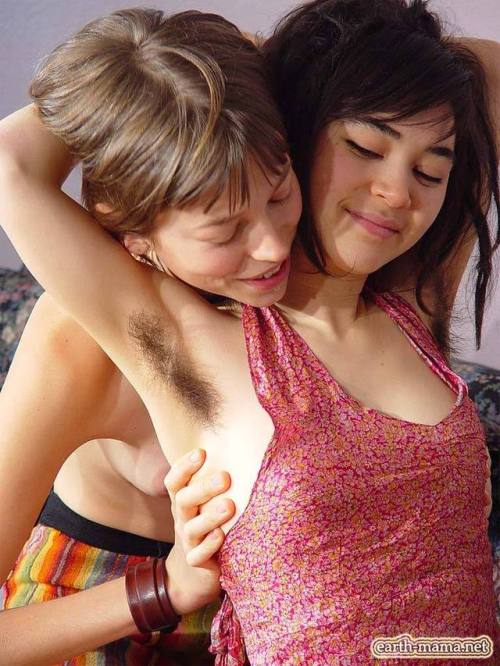 cutest-hairy-armpit-girls: .