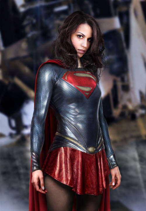 theblaquekryptonian:  supergirl cosplay  SuperHOT girl is more like it