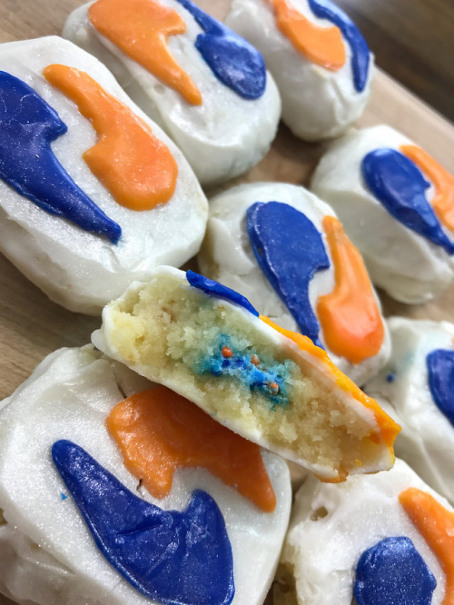 food-porn-diary: Tide pod cake pops [oc][2978x3970] Stop. Stooop. STOOOOOPPP!