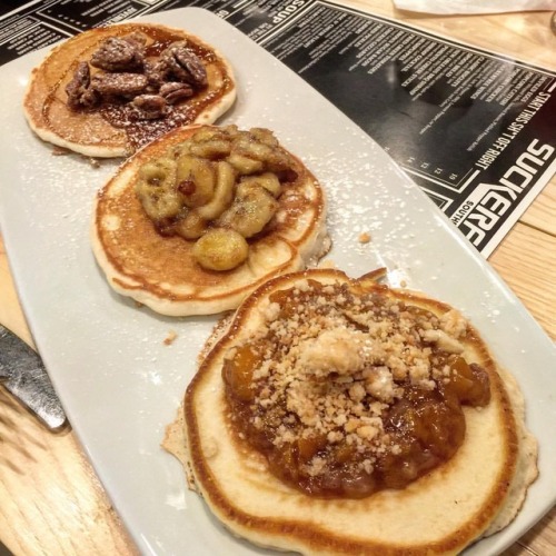 Big Sister Time SUCKERFREE IS OPEN @eatsuckerfree Pancake Flight for Supper? Yeah why not. Spiked Pe