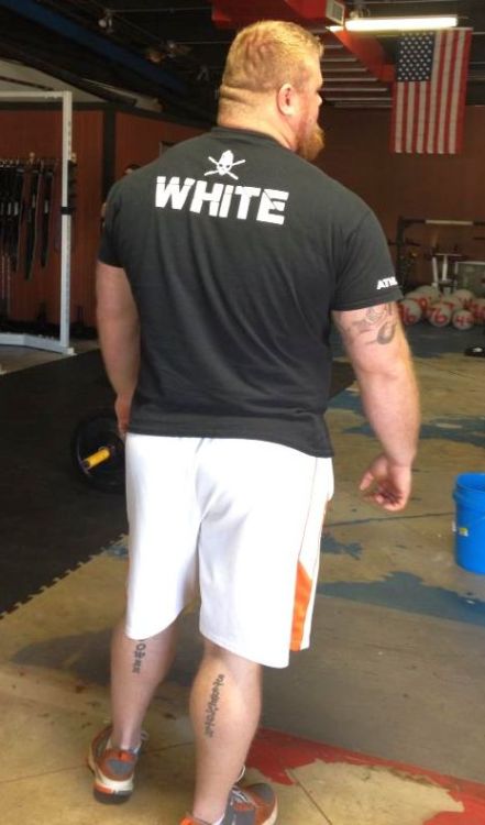 bigfurtime: abearnchasersskin:  Always this guy.  Yum