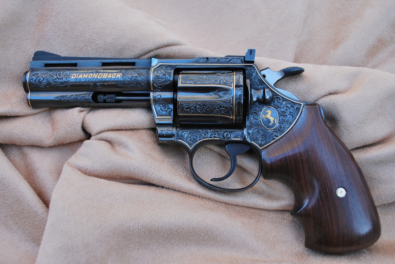 twippyfan:  Engraved and Gold Inlayed Colt Diamondback .357 mag
