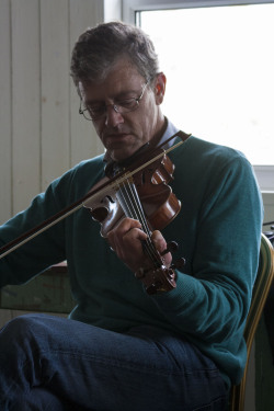 2015leafclover:  Gary Leahy, a bowmaker from