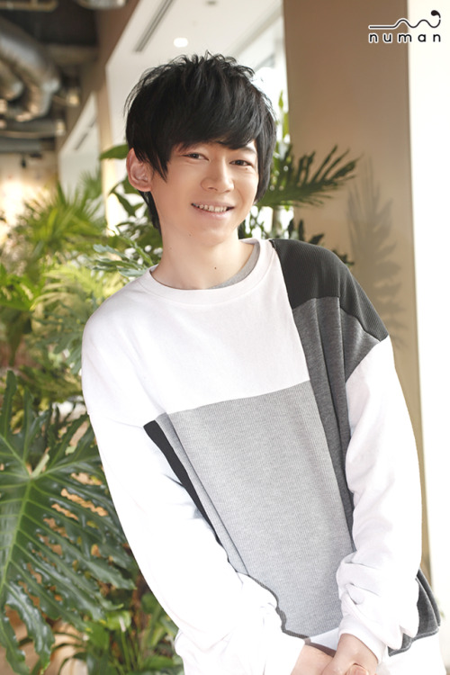 Igarashi Takumi’s photoshoot for numan’s  沼落ち5秒前！インタビュー／声優編 Igarashi (nicknamed Iga-chan) is one of 