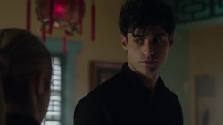 boycaps:  Matthew Daddario shirtless in “Shadowhunters” 