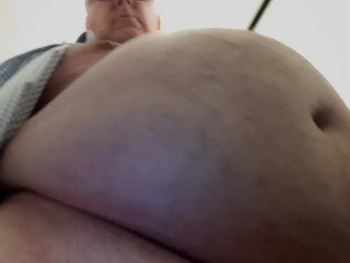 benjay2016: Had a guy on Tumblr hatin on me because Ive gotten so fat so I just sent him this pictur