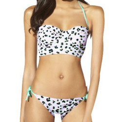 letstalkabouted:  Target Photoshops Junior’s Swimsuit Model With Disastrous Results Target has made some “interesting” choices when it comes to size and body image on itswebsites in the past and this one isn’t any better. This latest example