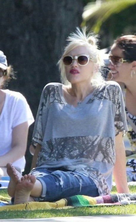 famoustoesnsoles:  Gwen Stefani