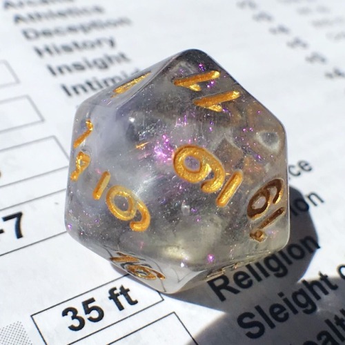 battlecrazed-axe-mage:Man this set is lovely…it reminds me of a shoujo anime thunderstorm where inst