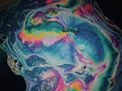 wastinglighht:  Lush Intergalactic bath bomb