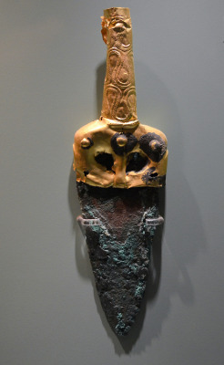 coolartefact:  Bronze dagger, hilt decorated