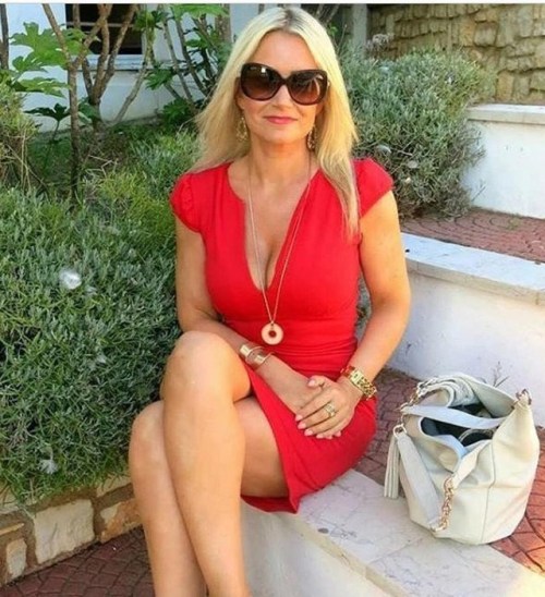 romantic42lauren: KimberlyImages: 46Single: Yes.Looking for: Men/WomenLink to profile: CLICK HERE
