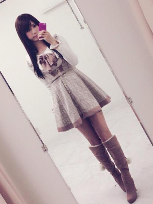 otokonoko-japanese-traps:  A long time Favorite of us: Japanese crossdresser Asa Mikan (あさ蜜柑) has a great sense of fashion and looks always stunning in her dresses. Just look at those flawless legs … Oh, judging from all the ‘likes’ she