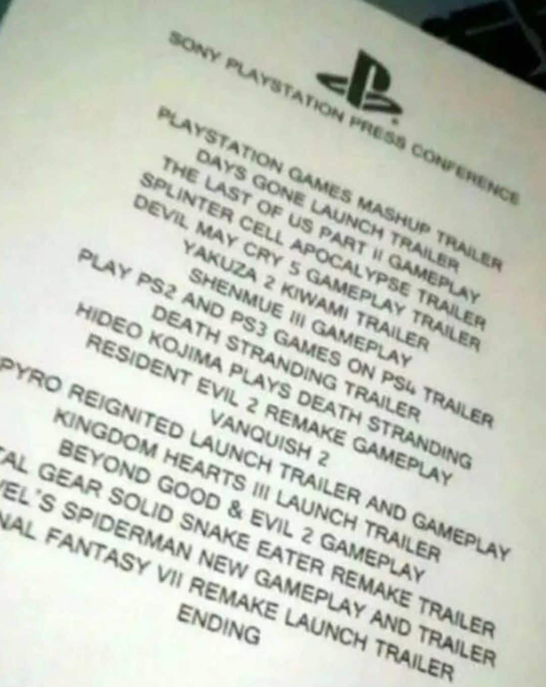 sim-seez-leaked-photo-of-2018-sony-e3-press-conference