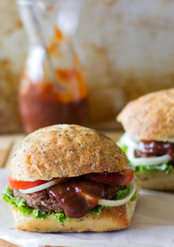 intensefoodcravings:  Vegan and Gluten Free Black Bean and Quinoa Burgers with Strawberry BBQ Sauce // Jessica in the Kitchen