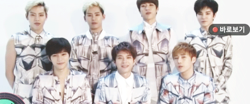 d-ongwoo:  when namu changes last romeo lyrics from “I can’t see anything else