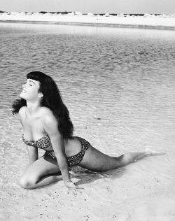 vintagegal:  Bettie Page photographed by Bunny Yeager, 1954 