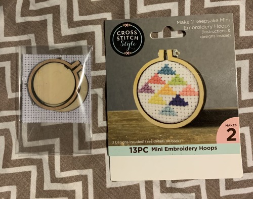 a small pattern for the asexual flag with a review of the mini-hoop I used to frame it. I have edite