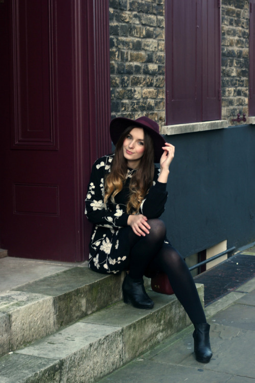 tightsobsession:  Winter florals. Via What Olivia Did.