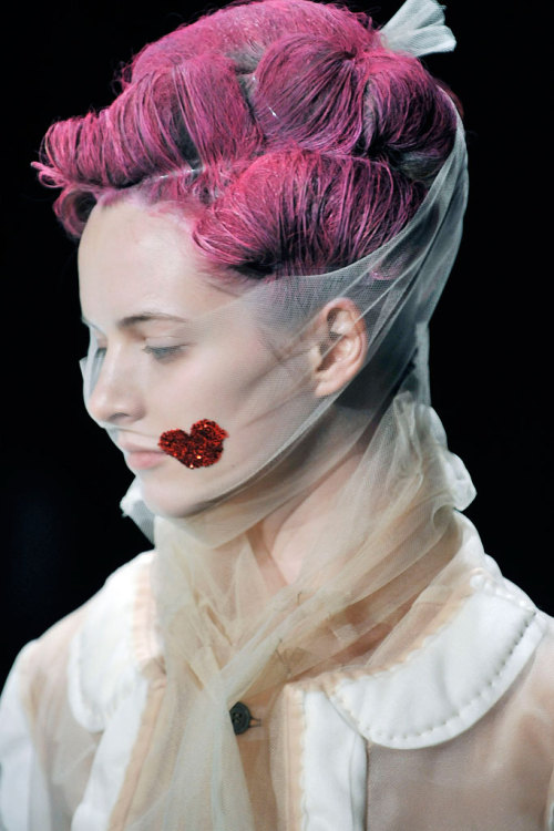 marcgiela:  Details at Comme des Garçons Fall 2009 RTW 