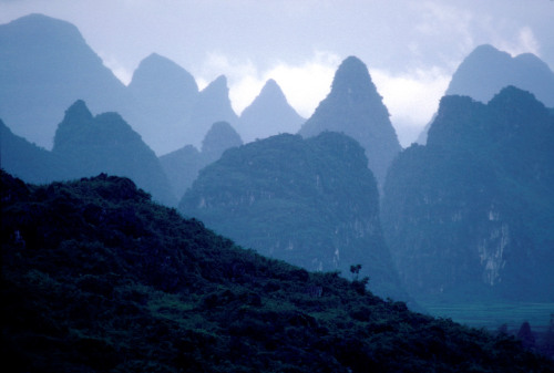 20aliens: CHINA. Guangxi. 1981. YangshuoBurt Glinn