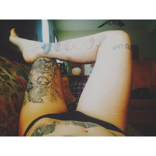 everyonedies:  ✨gonna stick n poke this beast tonight 🌒🌓🌕🌗🌘✨ 