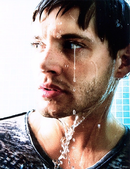 sketchyandspook:  So fucking hot, I am surprised the water is not evaporating around
