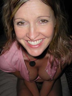 milfswantsex:  Local Horny MILFs! All you do is just message and fuck!! 