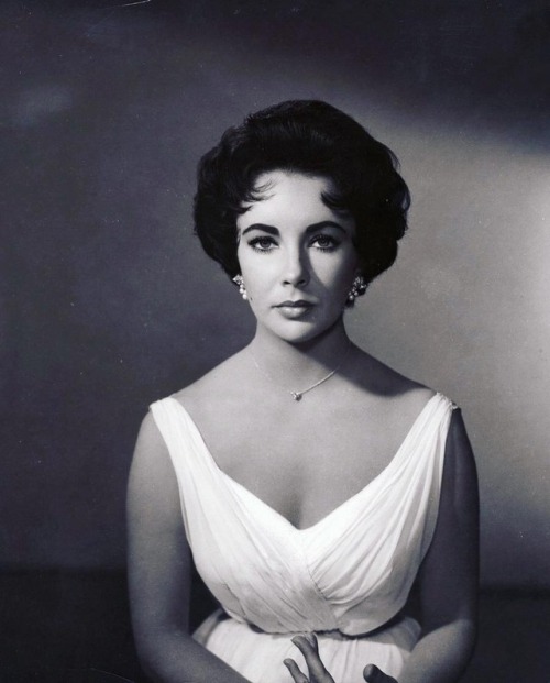 Elizabeth Taylor in “Cat on a Hot Tin Roof” (1958)