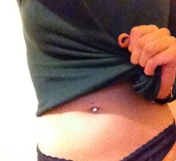 dirtysecretsofminee:  Got my belly button