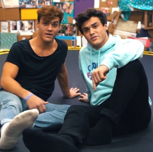 dolantwinsfeet: Who’s socks will you smell first? OMG