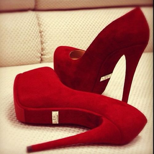 highheelcraziness: “Eye Candy” for High Heel Lovers