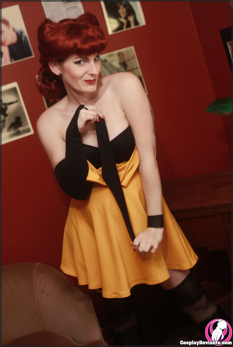 the-dark-joker-chronicle:  Sally Jupiter aka Silk Spectre !!   Sexy Cosplay and Geek