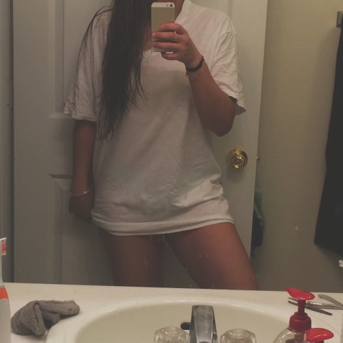 hermoine420: You can’t beat white tshirts