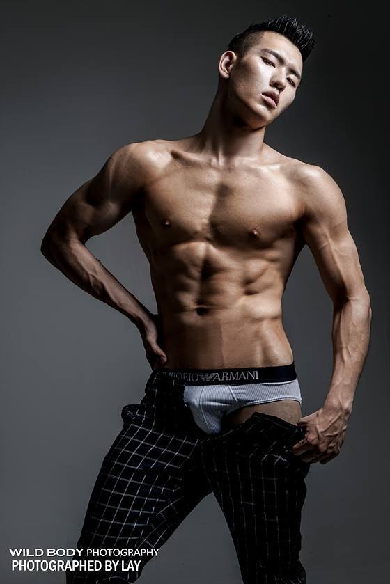 hairykpoppits:[K-MODEL] Most Wild Body’s models are too muscular but Kim Dae Jung