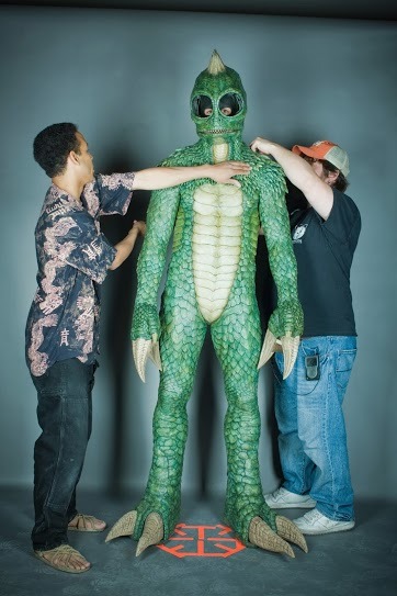 More of suit performer Doug Tait as a Sleestak from “Land of the Lost”. #MonsterSuitMond