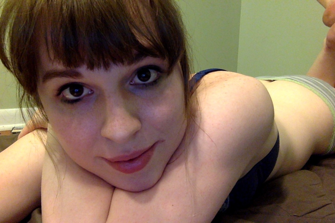 small-gay-witch:  Felt like taking some dirty pics the other night~ 