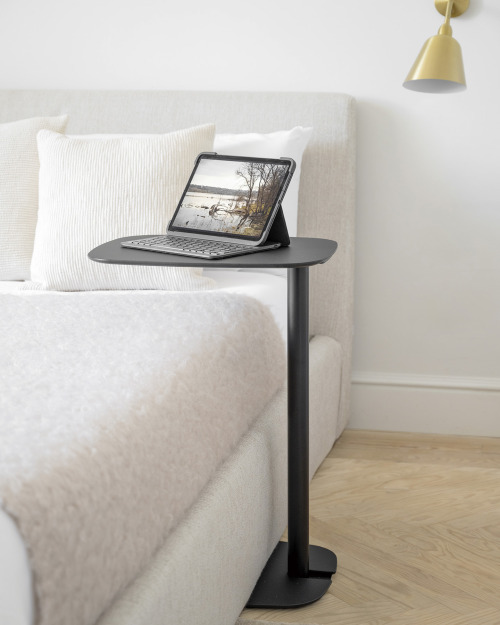 New STUA Meseta side-table. A simple and chic design by Jon Gasca. Here in black Fenix, every table 