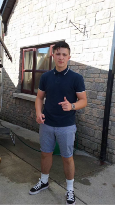 guysinshortsandsocks:  You know they are hot!