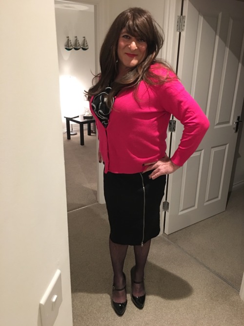 heels-stockingsforme: Love these pics. X Me too