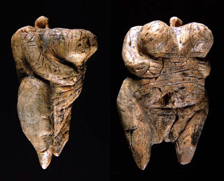 krismichelle429:  dobdob:  ttfkagb:  Oldest depiction of female form shows that modern
